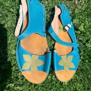 Stylish Blue Sandals with Floral Design